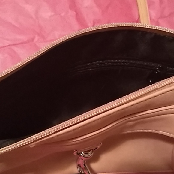 Bags - Picture 6 of 8